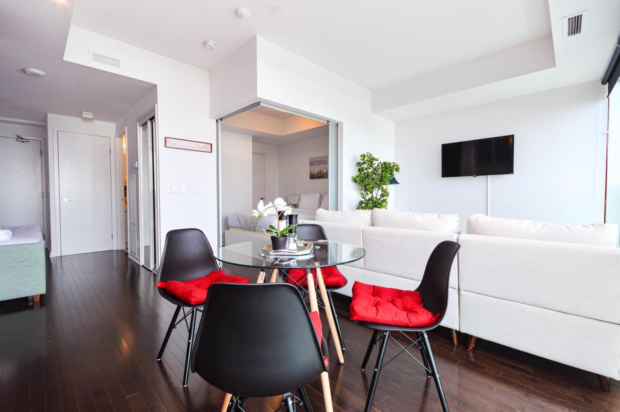 Downtown Toronto Condo Near Cn Tower, Scotiabank Arena, Rogers Centre, Union Station Dış mekan fotoğraf