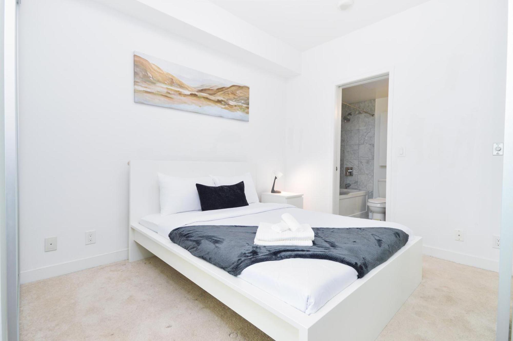Downtown Toronto Condo Near Cn Tower, Scotiabank Arena, Rogers Centre, Union Station Dış mekan fotoğraf