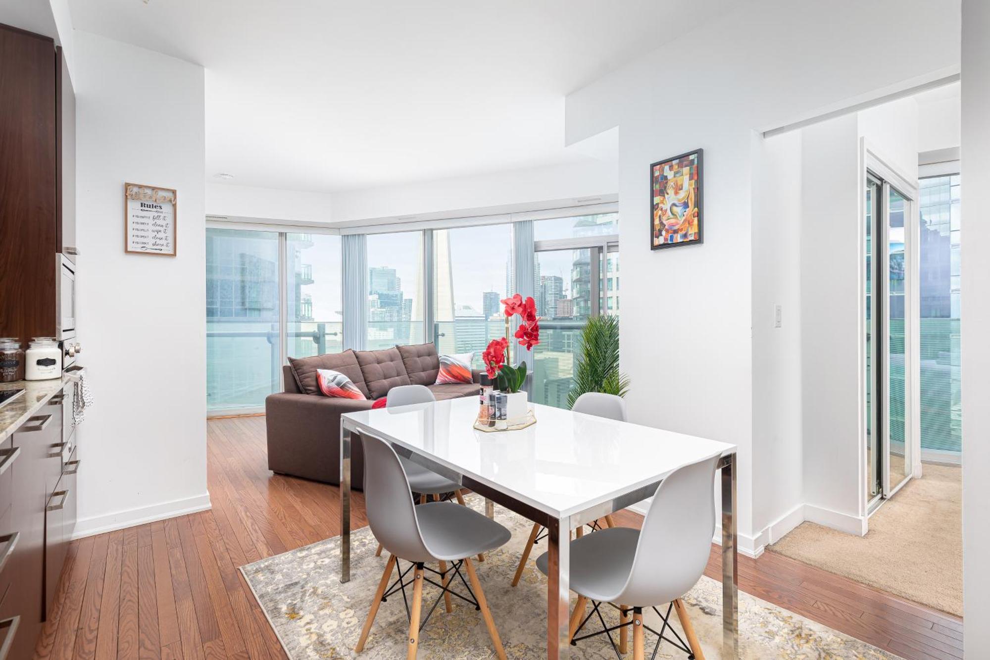 Downtown Toronto Condo Near Cn Tower, Scotiabank Arena, Rogers Centre, Union Station Dış mekan fotoğraf