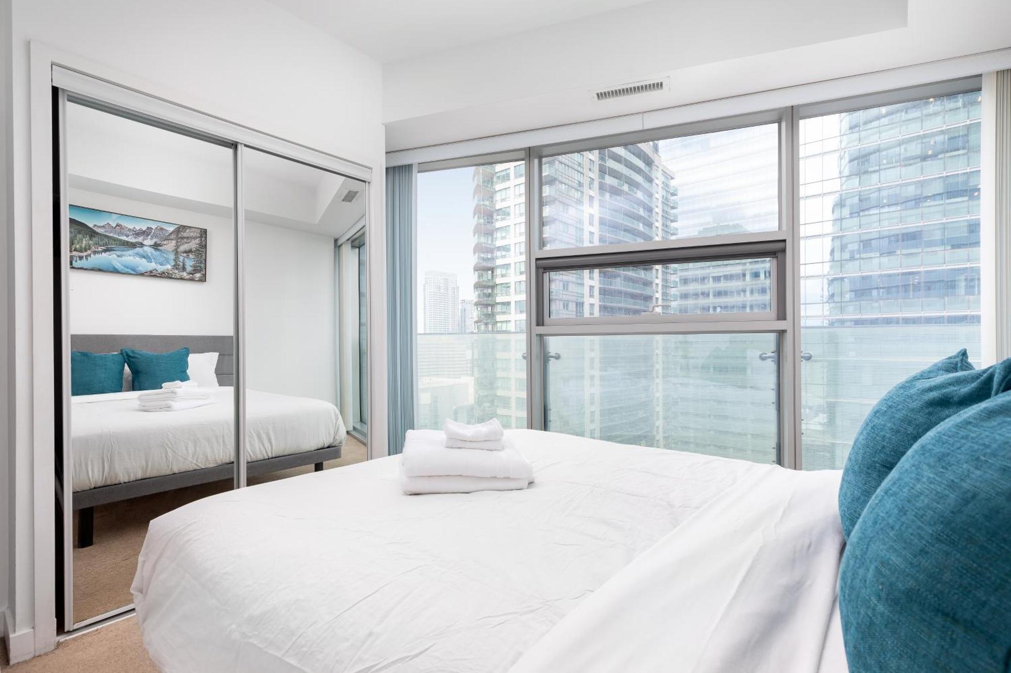Downtown Toronto Condo Near Cn Tower, Scotiabank Arena, Rogers Centre, Union Station Dış mekan fotoğraf